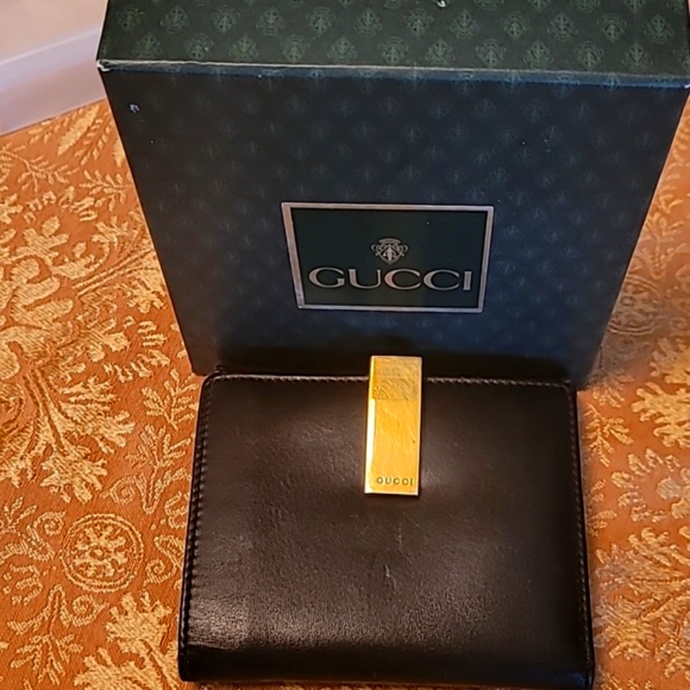 GUCCI BLACK WALLET